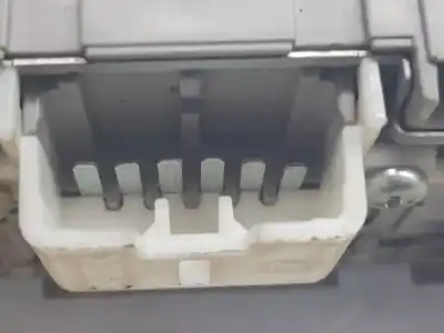 Автозапчастина б/у внутрішне світло для mitsubishi montero (v80/v90) 3.2 di-d intense посилання на oem iam mr962020ha  mr962020ha