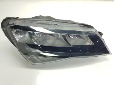 Second-hand car spare part right headlight for skoda superb 2.0 tdi oem iam references 3v1941016