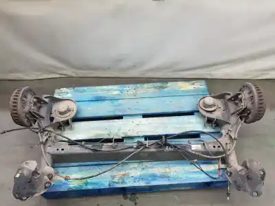 Recambio de automóvil de segunda mano de PUENTE TRASERO para DACIA DOKKER  referencias OEM IAM 555114672R  555117070R