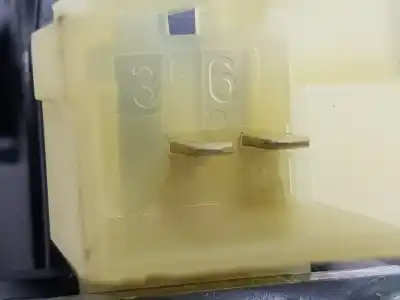 Автозапчастина б/у двиг скла задне ліво для skoda superb 2.0 tdi посилання на oem iam 0130822715  5q0959801a