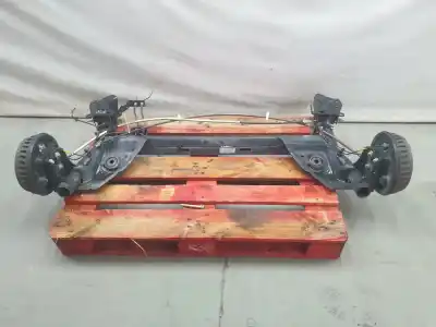 Автозапчастина б/у задня вісь для RENAULT CLIO IV Technofeel Посилання на OEM IAM 555016022R  555015278R