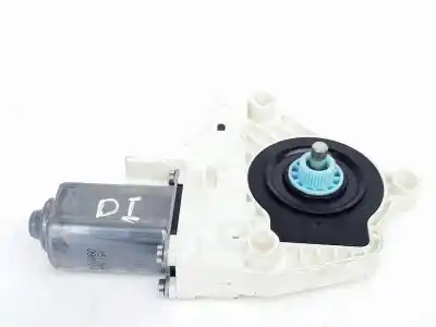 Pièce détachée automobile d'occasion MOTEUR LÈVE VITRE AVANT GAUCHE pour AUDI Q3 (8UG) sport quattro 180 CV / 132 KW Références OEM IAM 8K0959801B  