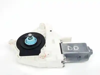 Pièce détachée automobile d'occasion MOTEUR LÈVE VITRE AVANT DROIT pour AUDI Q3 (8UG) sport quattro 180 CV / 132 KW Références OEM IAM 8K0959802B  