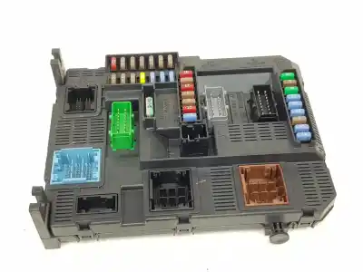 Pièce détachée automobile d'occasion BOÎTES À FUSIBLES pour PEUGEOT 308 SW  Références OEM IAM 9807054180  1610807880