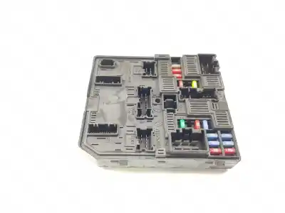 Peça sobressalente para automóvel em segunda mão CAIXA DE FUSÍVEIS E RELÉS por NISSAN QASHQAI (J11E)  Referências OEM IAM 284B74BA0A  284B74BA3A