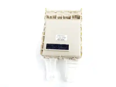 Pezzo di ricambio per auto di seconda mano scatola relè/fusibili per toyota verso (aur2/zgr2) advance 150 cv / 110 kw riferimenti oem iam 827300fa00  827300fb00