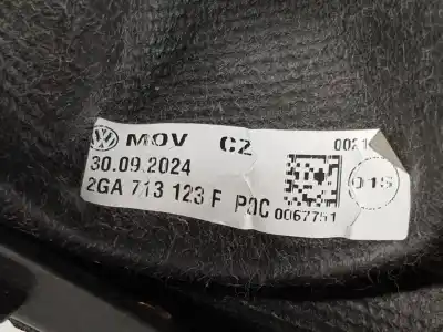 Gebrauchtes Autoersatzteil SCHALTHEBELKNOPF zum VOLKSWAGEN TROC D11  OEM-IAM-Referenzen 2GA713123FPOC  2GA713123F
