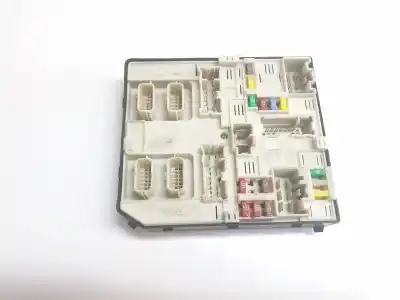 Pièce détachée automobile d'occasion BOÎTES À FUSIBLES pour RENAULT MASTER KASTEN  Références OEM IAM 284B66852R  284B66852R
