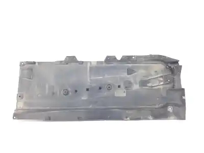 Recambio de automóvil de segunda mano de CUBREBAJOS para MAZDA 3 BERLINA  referencias OEM IAM BDMC563D1  BDMC563D1