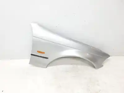 Pezzo di ricambio per auto di seconda mano PARAFANGO ANTERIORE DESTRO per BMW SERIE 3 BERLINA (E46) 330d Riferimenti OEM IAM 8240406  