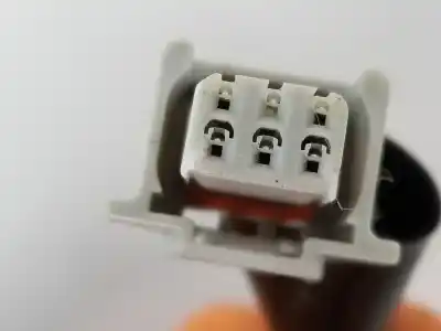 Second-hand car spare part trunk lock for toyota rav 4 iii (_a3_) 2.2 d (ala35_) oem iam references 6935028160  6935028161