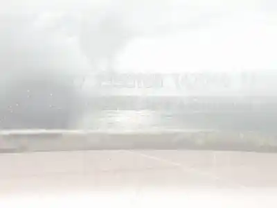 Peça sobressalente para automóvel em segunda mão aba do guarda-lamas dianteiro direito por bmw x1 (e84) x1 xdrive 18d referências oem iam 51772990166  2990166