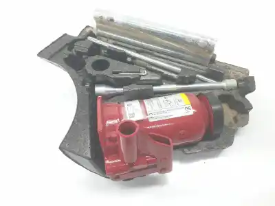 Second-hand car spare part JACK for VOLKSWAGEN CRAFTER KASTEN (SY) Furgón 35 BL TA FWD OEM IAM references 2N0011031F  