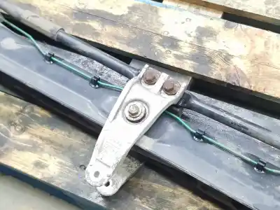 Peça sobressalente para automóvel em segunda mão charrió / suporte de eixo de trás por renault laguna coupe initiale referências oem iam 555017006r  555017006r