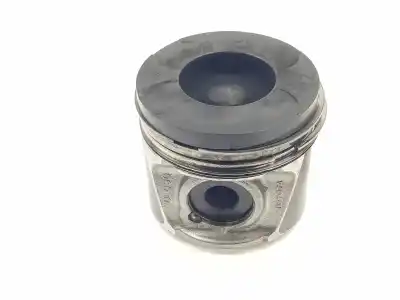 Pièce détachée automobile d'occasion PISTON pour TOYOTA HILUX (KUN) Double Cab Sol 4X4 Références OEM IAM 131013018002  