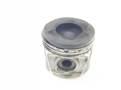 Pièce détachée automobile d'occasion PISTON pour TOYOTA HILUX (KUN) Double Cab Sol 4X4 Références OEM IAM 131013018002  