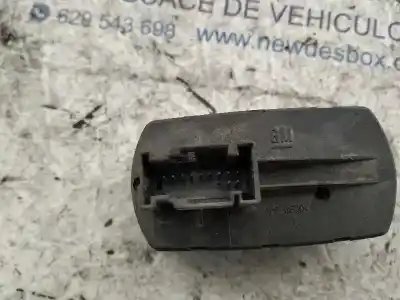 Pezzo di ricambio per auto di seconda mano interruttore alzacristalli anteriore sinistro per opel corsa e 1.3 16v cdti riferimenti oem iam 13258521aa  