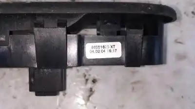 Second-hand car spare part right front power window switch for peugeot 307 break / sw (s1) break xs oem iam references 96351625xt  