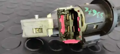 Second-hand car spare part ignition switch for renault clio iii exception oem iam references 8200214173d  