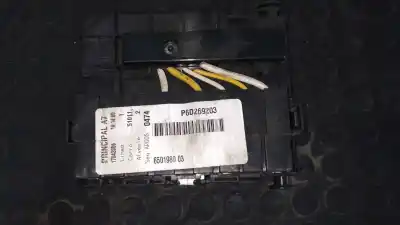 Pièce détachée automobile d'occasion boîtes à fusibles pour peugeot 207 motor 1.6 ltr. - 66 kw 16v hdi références oem iam 9661086980  