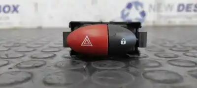 Second-hand car spare part hazard warning lights for renault twingo societe oem iam references 8200214896a