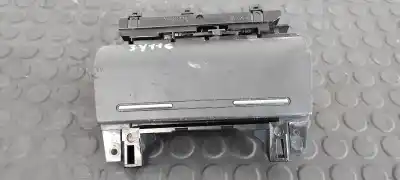 Автозапчастина б/у попільничка для AUDI A4 AVANT (8E) 2.0 TDI Посилання на OEM IAM   