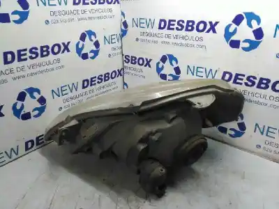 Second-hand car spare part right headlight for renault trafic combi (ab 4.01) 9 - plazas (l1h1) 2.9t combi corto oem iam references 7700311372  