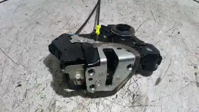 Peça sobressalente para automóvel em segunda mão fechadura da porta dianteira direita por toyota auris active referências oem iam a084219  