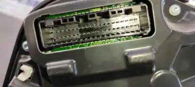 Peça sobressalente para automóvel em segunda mão quadrante por toyota auris active referências oem iam   