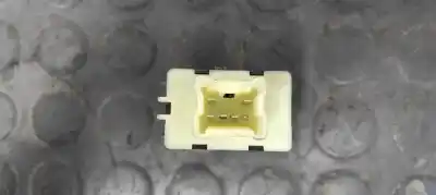 Peça sobressalente para automóvel em segunda mão botão / interruptor elevador vidro dianteiro direito por dacia sandero stepway referências oem iam 254214937r  