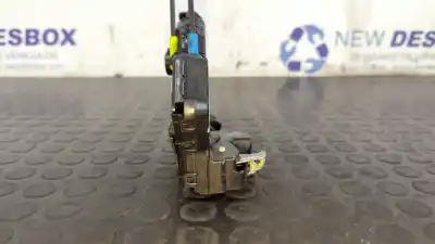 Peça sobressalente para automóvel em segunda mão fechadura da porta dianteira esquerda por toyota auris luna+ referências oem iam a046693  