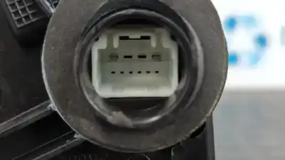 Peça sobressalente para automóvel em segunda mão fechadura da porta dianteira direita por toyota auris active referências oem iam   