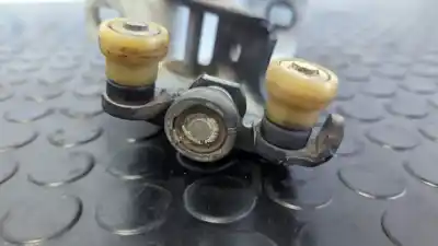 Автозапчастина б/у опора / направляюча розсувних дверей для dacia dokker ambiance посилання на oem iam 824a65571r  