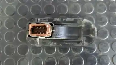 Автозапчастина б/у передній правий віконний вимикач для nissan interstar mod. 04 (x70) 2.5 dci diesel cat посилання на oem iam 8200206603  