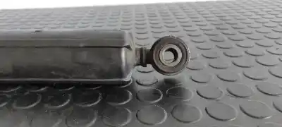 Автозапчастина б/у передній правий амортизатор для nissan interstar mod. 04 (x70) 2.5 dci diesel cat посилання на oem iam 8200715101  