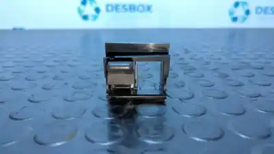Peça sobressalente para automóvel em segunda mão Botão / Interruptor Elevador Vidro Dianteiro Direito por AUDI TT (8N3/8N9) 1.8 20V Turbo Referências OEM IAM 8N0959855A  