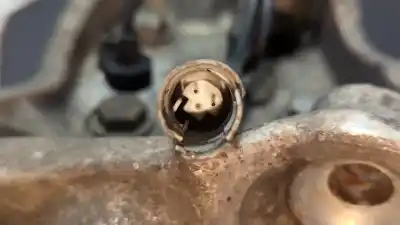 Second-hand car spare part front right knuckle for bmw serie 7 (e65/e66) 730d oem iam references   