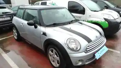 Peça sobressalente para automóvel em segunda mão guarda-lamas dianteiro direito por bmw mini (r56) 1.6 16v cat referências oem iam 