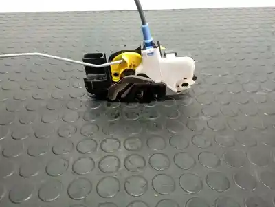 Second-hand car spare part left front door lock for opel mokka x mokka x 1.3 i oem iam references 13579522  