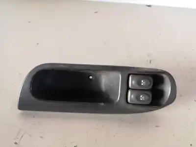 Peça sobressalente para automóvel em segunda mão BOTÃO / INTERRUPTOR ELEVADOR VIDRO DIANTEIRO ESQUERDO por RENAULT SCENIC (JA..)  Referências OEM IAM   