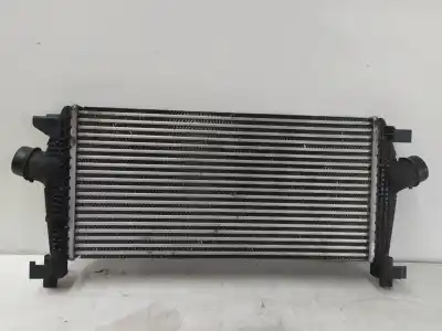 Pièce détachée automobile d'occasion INTERCOOLER / ÉCHANGEUR D'AIR pour OPEL ASTRA J BERLINA 5P  Références OEM IAM 13167646  