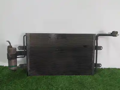 Peça sobressalente para automóvel em segunda mão condensador / radiador de ar condicionado por seat leon (1m1) 1.6 16 v referências oem iam 