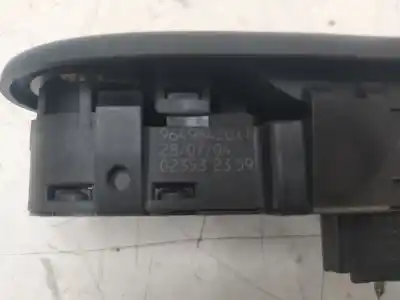 Pièce détachée automobile d'occasion commande de lève vitre avant gauche pour peugeot 307 break / sw (s1) 2.0 16v hdi fap cat (rhr / dw10bted4) références oem iam 96498420xt  