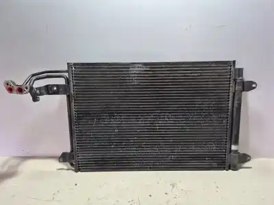 Peça sobressalente para automóvel em segunda mão Condensador / Radiador De Ar Condicionado por VOLKSWAGEN JETTA III (1K2) 2.0 TDI 16V Referências OEM IAM 1K0820411J  
