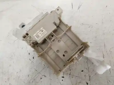 Recambio de automóvil de segunda mano de CAJA RELES / FUSIBLES para TOYOTA AYGO (B4) 1KR referencias OEM IAM 827300H030A  