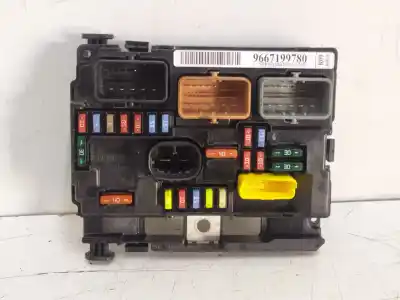 Peça sobressalente para automóvel em segunda mão Caixa De Fusíveis E Relés por PEUGEOT 207 KFT/KF01 Referências OEM IAM 9667199780  