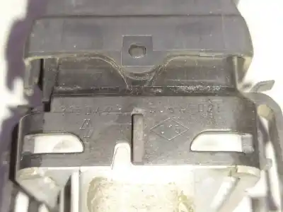 Pièce détachée automobile d'occasion commande de lève vitre avant gauche pour renault scénic ii (jm0/1_) 1.5 dci (jm02, jm13) références oem iam 375042b  