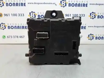 Pezzo di ricambio per auto di seconda mano SCATOLA RELÈ/FUSIBILI per RENAULT KANGOO  Riferimenti OEM IAM 8200924035  