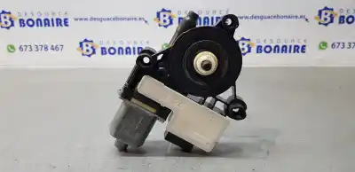 Pièce détachée automobile d'occasion MOTEUR LÈVE VITRE ARRIÈRE DROITE pour SEAT LEON (5F1)  Références OEM IAM 5Q0959812E  