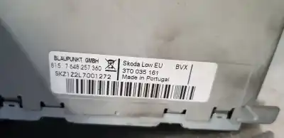 Second-hand car spare part audio system / radio cd for skoda superb combi (3t5) active oem iam references 3t0035161  